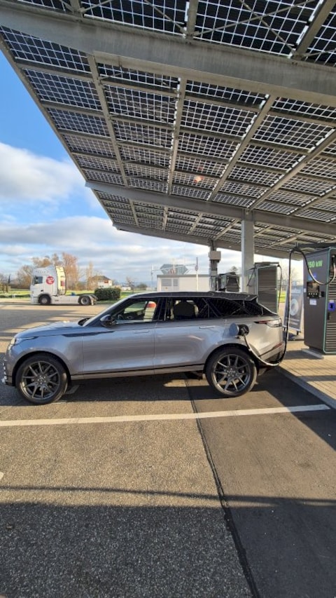 Land Rover Range Rover Velar P400e R-Dynamic SE