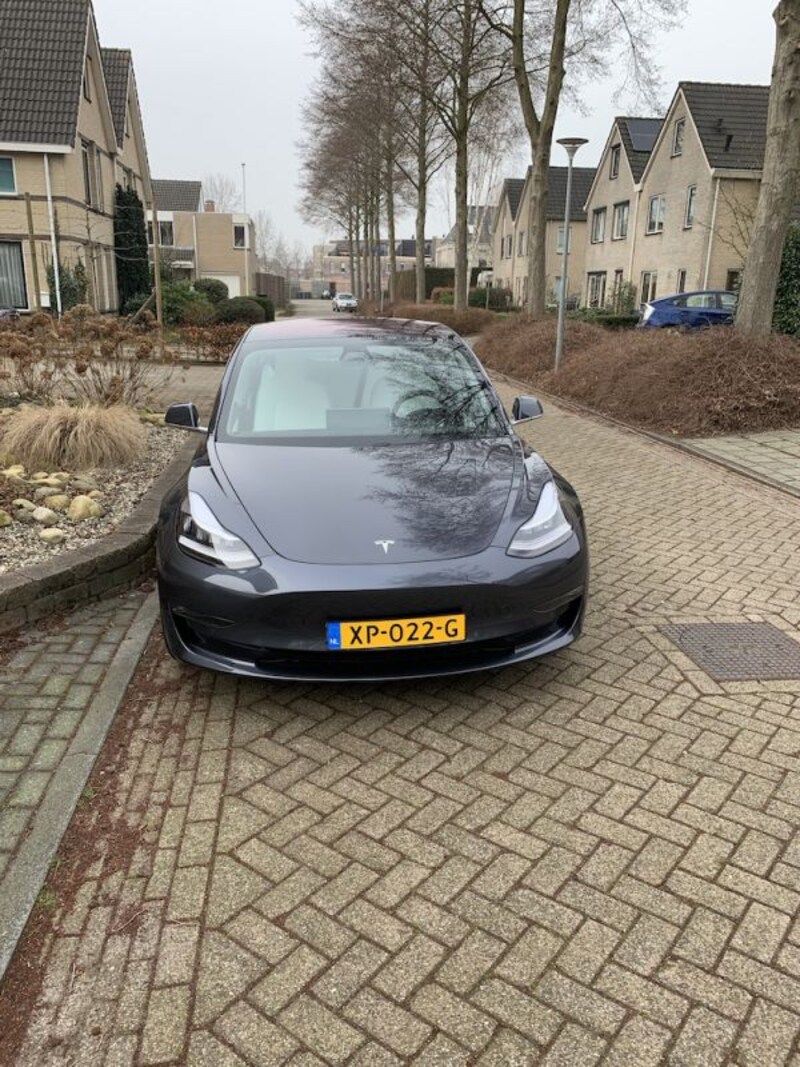 Tesla Model 3 Long Range AWD (2019)