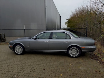 Jaguar XJ8 3.5 LWB (2007)