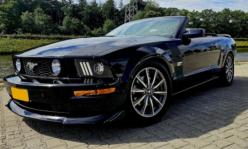 Ford Mustang (2007)
