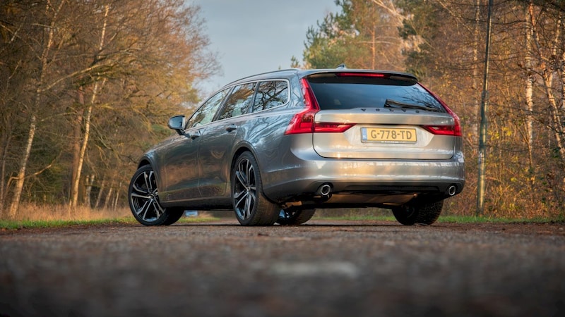 Volvo V90 T4 Momentum (2018)