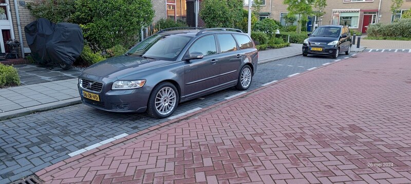 Volvo V50 D5 Momentum (2008)
