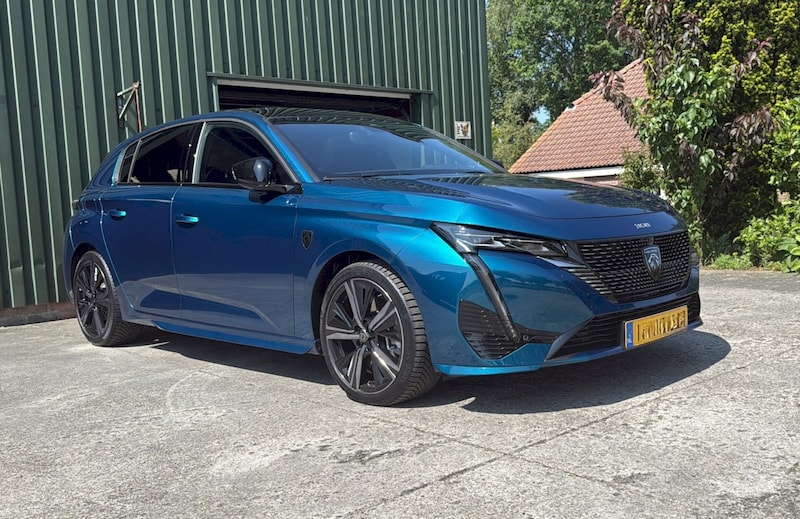 Peugeot 308 GT HYbrid 180 (2025)