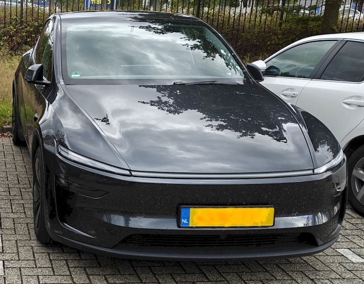 Tesla Model Y RWD (2025)