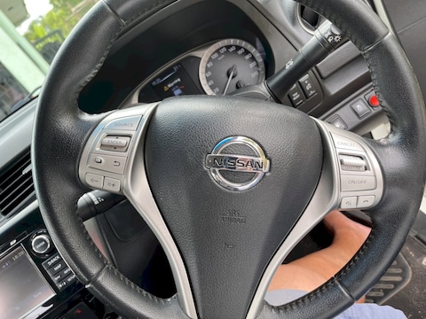 Nissan NP300 Navara Double Cab 2.3 dCi 190 Tekna