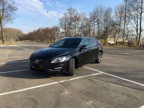 Volvo V60 D6 AWD Plugin-Hybrid Summum