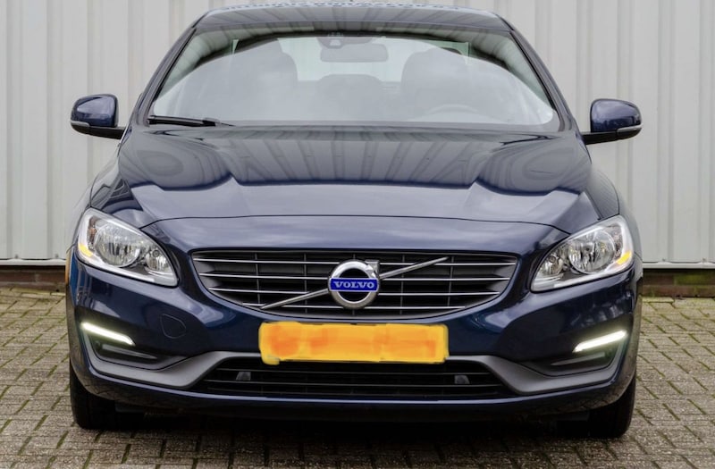 Volvo S60 D2 Momentum (2014)