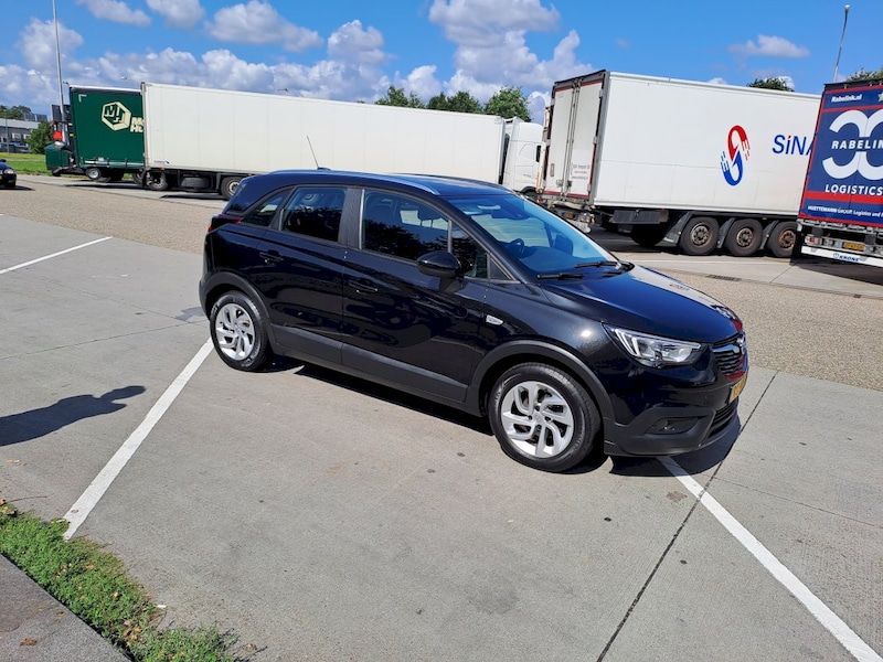 Opel Crossland X 1.2 Online Edition (2017)