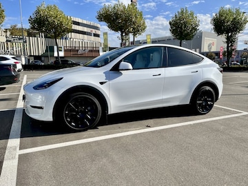 Tesla Model Y Long Range AWD (2022)