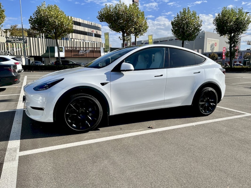 Tesla Model Y Long Range AWD (2022)