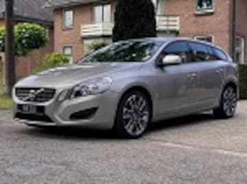 Volvo V60 T3 Kinetic (2011)