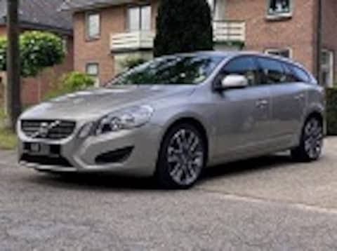 Volvo V60 T3 Kinetic