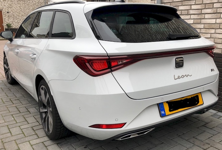 Seat Leon Sportstourer 1.0 eTSI 110pk FR Business Intense (2021)