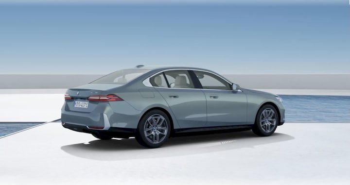 BMW i5 (2023)