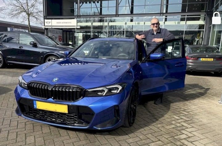 BMW 330e Touring (2024)