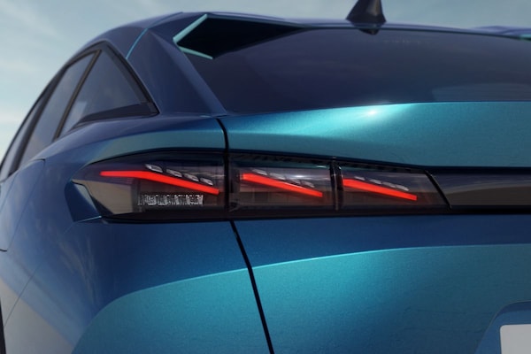Peugeot 408