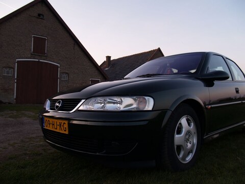 Opel Vectra 2.2 DTi-16V Business Edition