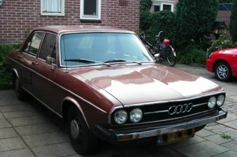 Audi 100 L (1975)