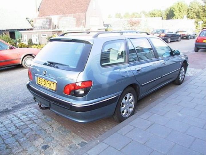 Peugeot 406 Familiale ST 1.8-16V