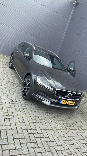 Volvo V90 Cross Country B5 AWD Pro (2020)