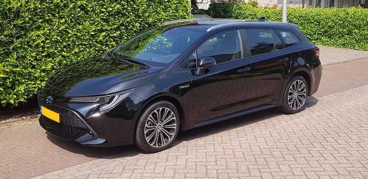 Toyota Corolla Touring Sports 1.8 Hybrid Business Intro (2019)