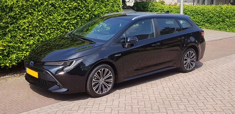 Toyota Corolla Touring Sports 1.8 Hybrid Business Intro (2019)