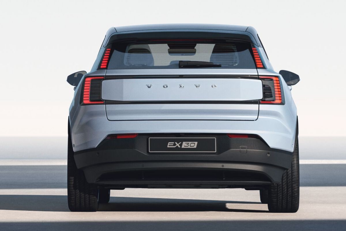 Volvo EX30 Single Motor Extended Range Core (2024) #5 review