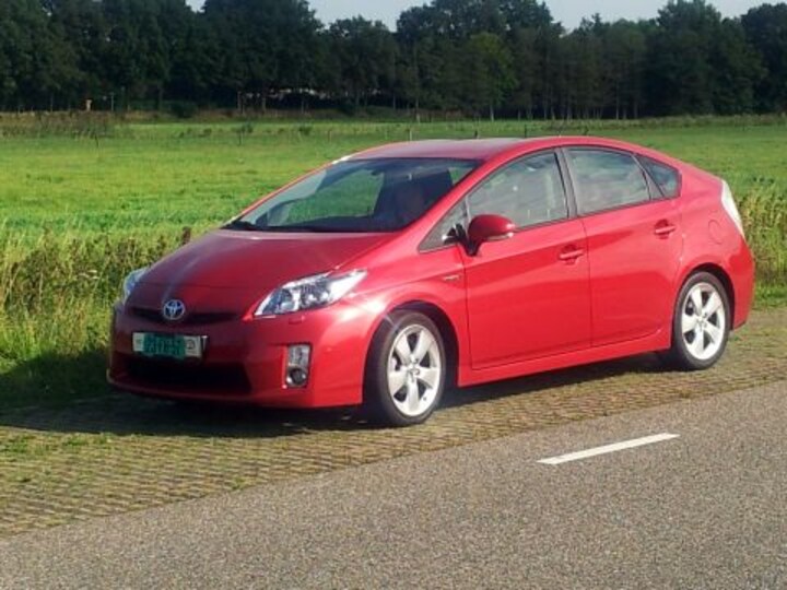 Toyota Prius 1.8 HSD Dynamic