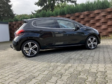 Peugeot 208 GT-line 1.2 PureTech 110 (2017)
