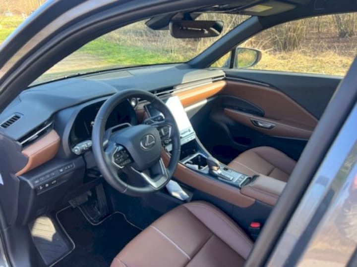 Lexus LBX 1.5 HEV Relax (2025)