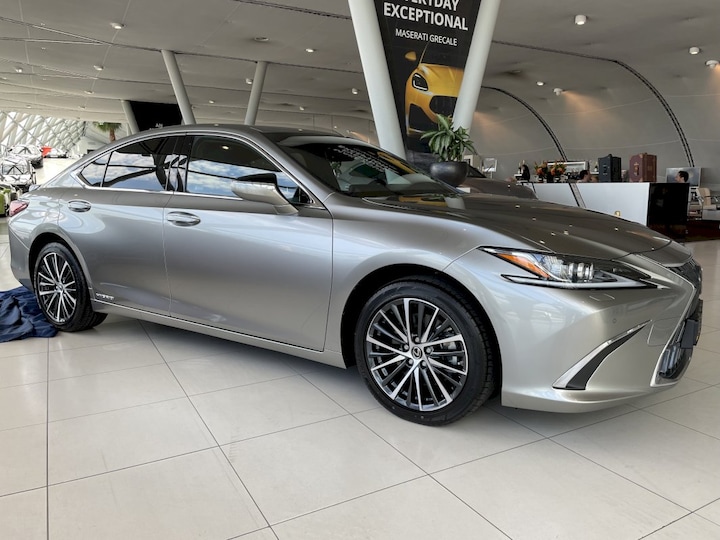 Lexus ES 300h Business Line (2022)