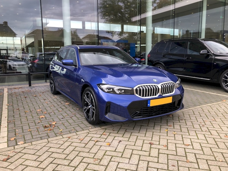 BMW 330e Touring (2022)