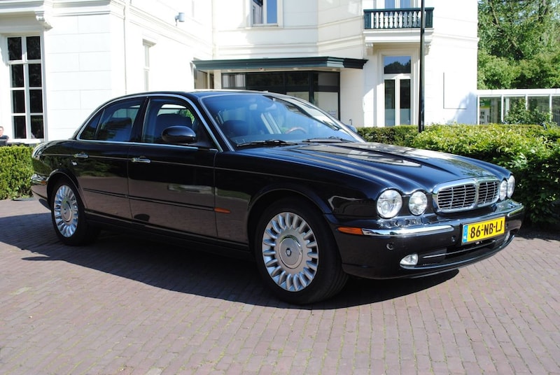 Jaguar XJ8 4.2 Executive (2003)