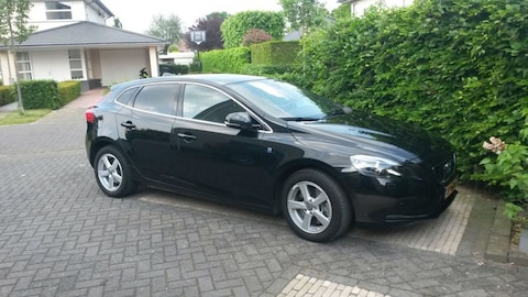 Volvo V40 D4 Business Ocean Race