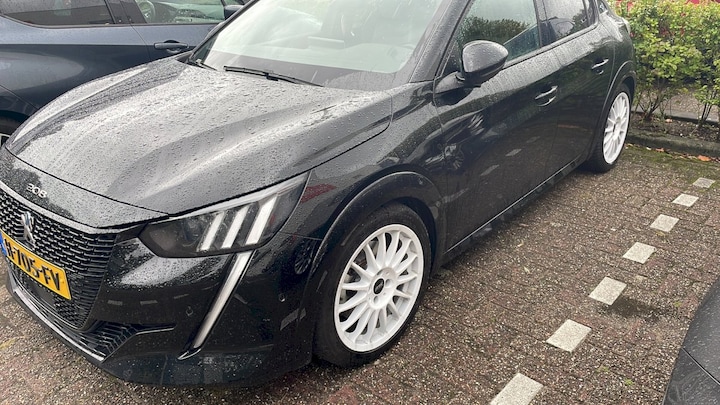 Peugeot e-208 GT EV 50kWh 136 (2020)
