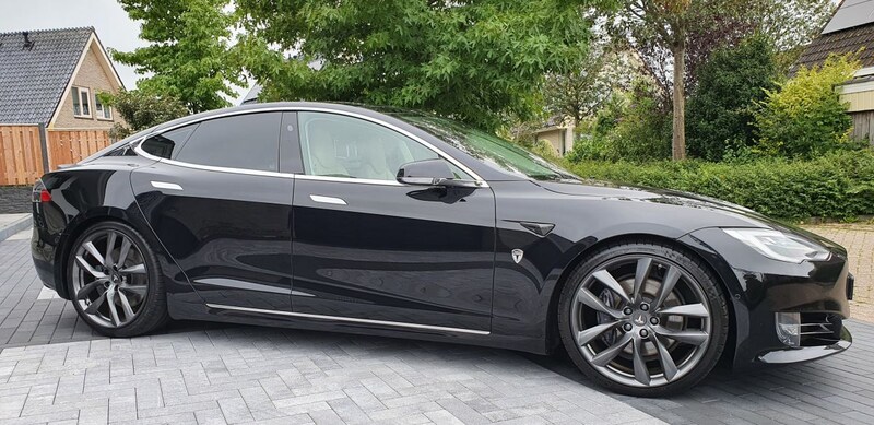 Tesla Model S 100D (2017)