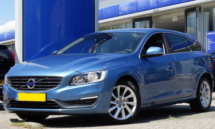 Volvo V60 D2 Momentum (2014)