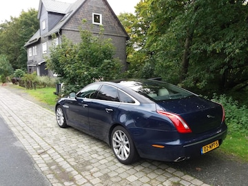 Jaguar XJ 3.0D V6 Portfolio (2010)