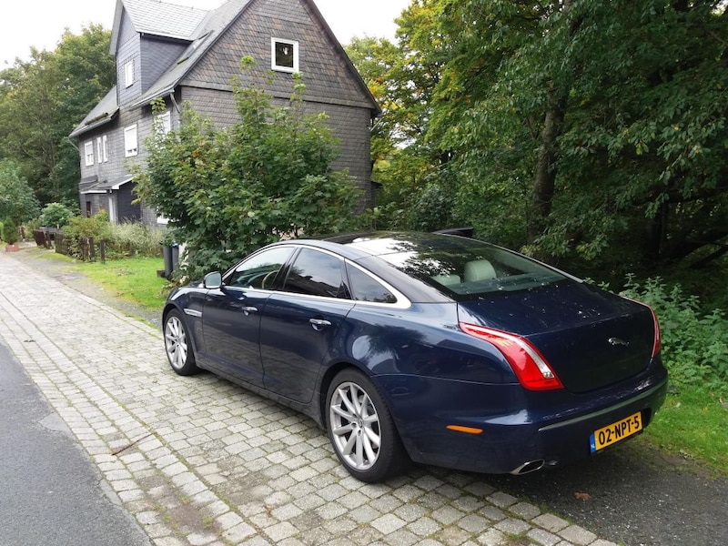 Jaguar XJ 3.0D V6 Portfolio (2010)