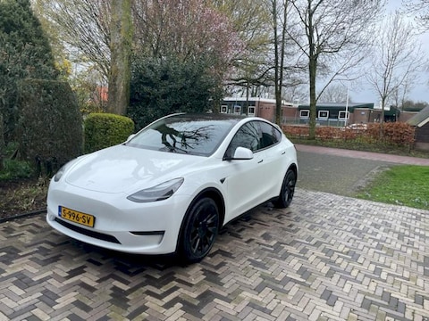Tesla Model Y Long Range AWD (2023)