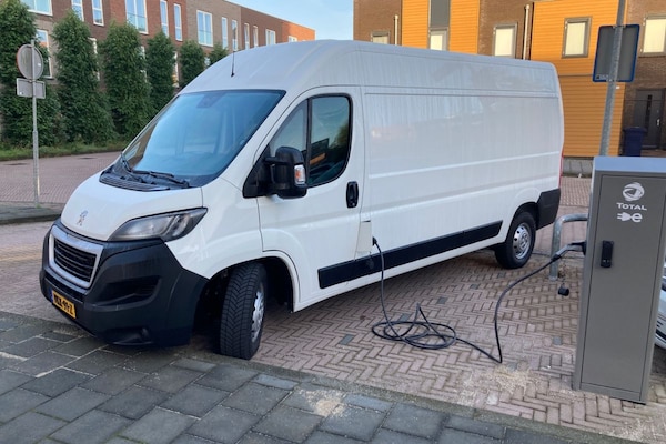 Peugeot e-Boxer