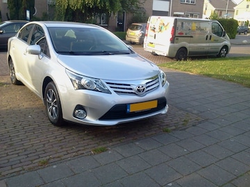 Toyota Avensis 1.8 VVT-i Business (2014)
