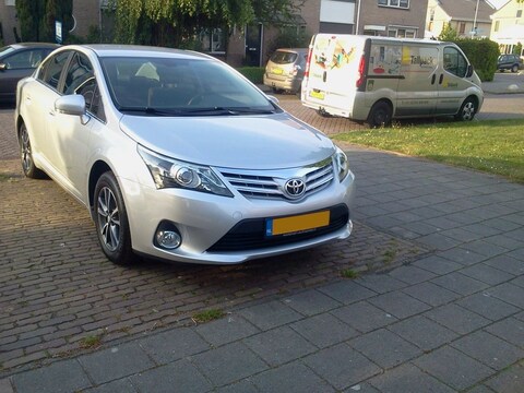 Toyota Avensis 1.8 VVT-i Business (2014)