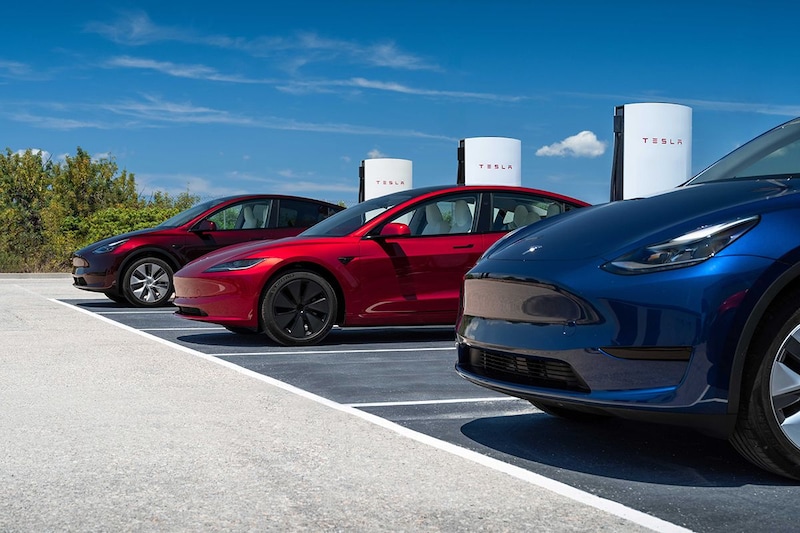 Tesla na grote ontslagronde op zoek naar nieuw personeel