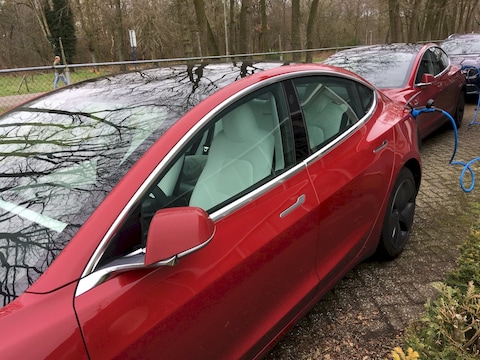 Tesla Model 3 Long Range AWD (2019)