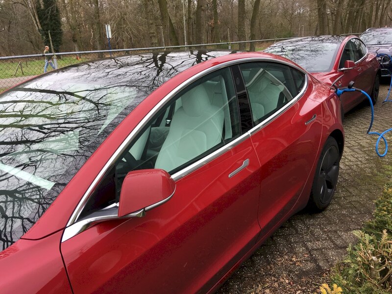 Tesla Model 3 Long Range AWD (2019)