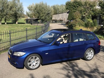 BMW 325d Touring High Executive (2010)