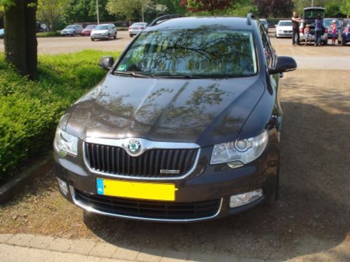 Skoda Superb Combi 1.6 TDI Greenline Ambition (2011)