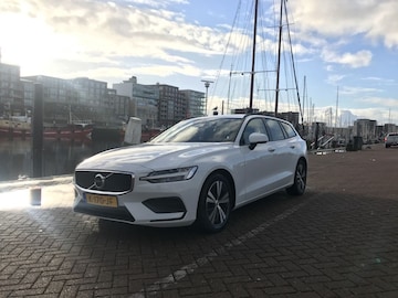 Volvo V60 B3 Momentum Advantage (2021)