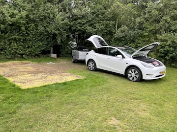 Tesla Model Y Long Range AWD (2023)
